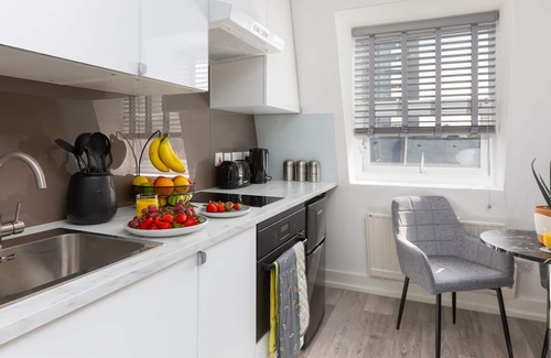 Golborne Apartment | Maida Vale, Notting Hill. Large studio