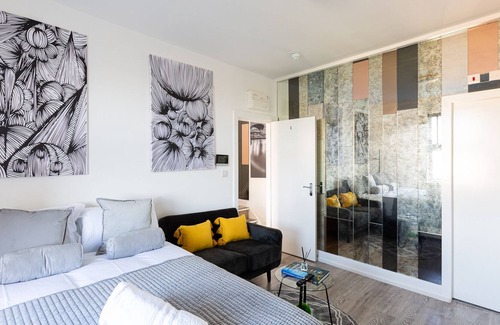 Golborne House | Maida Vale, Notting Hill. Medium Studio