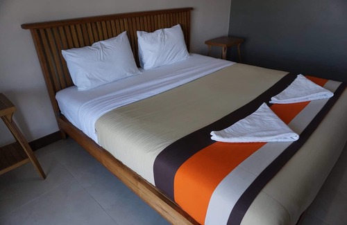 Nakhon Sawan Hotel | Maihom Resort Dechatiwong Bridge