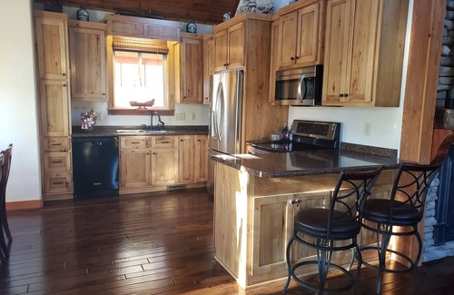 Iuka Cabin | Main Cabin