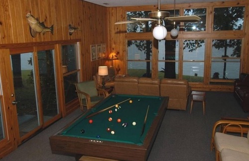 Groveoak Cabin | Main Channel, 47' Hdtv, Wifi, & Pool Table