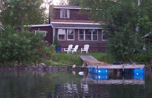 Charleston Cottage | MAIN Cottage: family & pet friendly on pristine Echo Lake in VT's NEK!