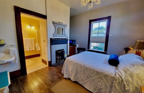 Moss Landing Hotel | Main Floor - Historic House - Double Shower - Fireplace