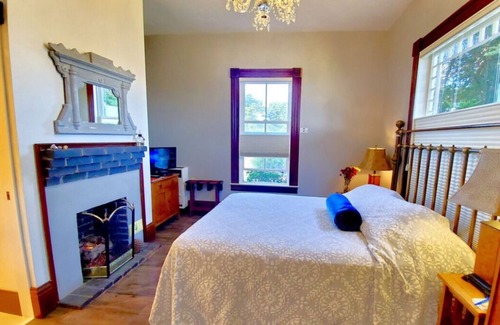 Moss Landing Hotel | Main Floor - Historic House - Double Shower - Fireplace