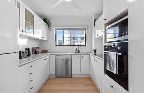 Kangaroo Point Apartment | Main Point! 1Bed/1Bath/1Car ~ 5 mins to CBD