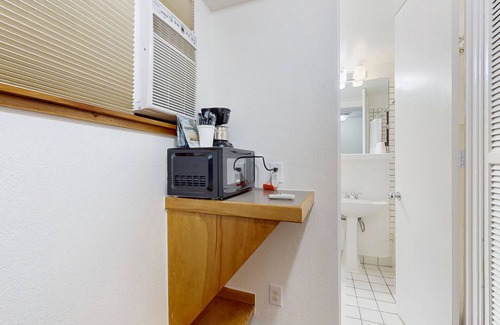West End Cabin | Main St. gem - pool & hot tub - walk to lifts, dog-friendly, ground-floor