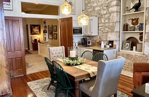 Fredericksburg House | Main Street! Balcony! Sleeps 6!