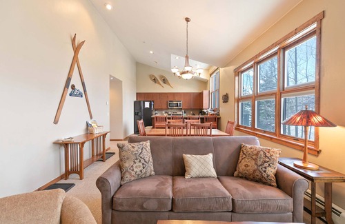 Historic District Condo | Main Street Junction Redtail Condo: Great Location