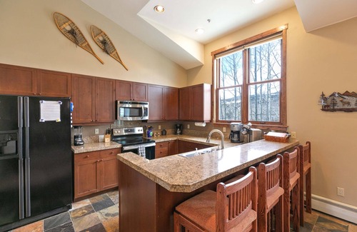 Historic District Condo | Main Street Junction Redtail Condo: Great Location