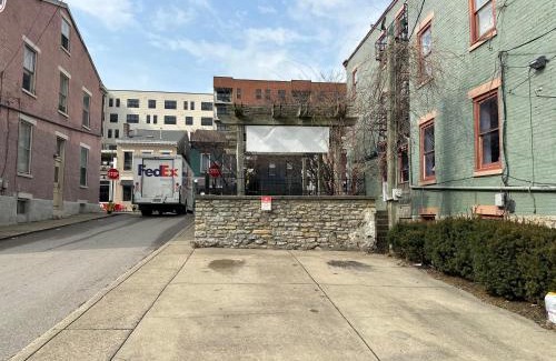 Covington Apartment | Main Street Oasis - with Parking