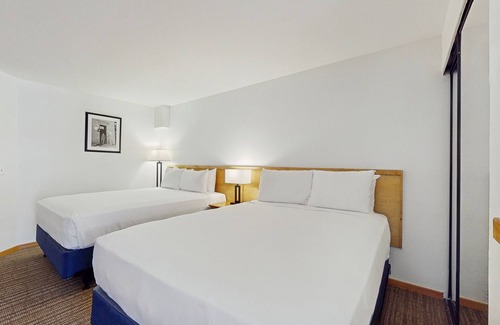 West End Cabin | Main Street studio - pool & hot tub - walk to lifts, dog-friendly, third floor