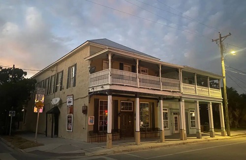 Cedar Key Apartment | Main Street Sunrise/Sunset suite