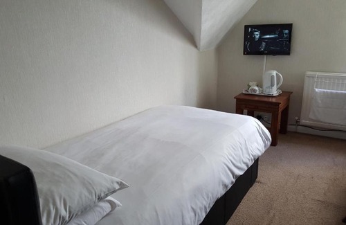 Barrow-in-Furness Bed & Breakfast | Maindee Guest House