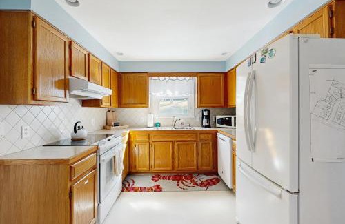 Winter Harbor House | Maine Attraction