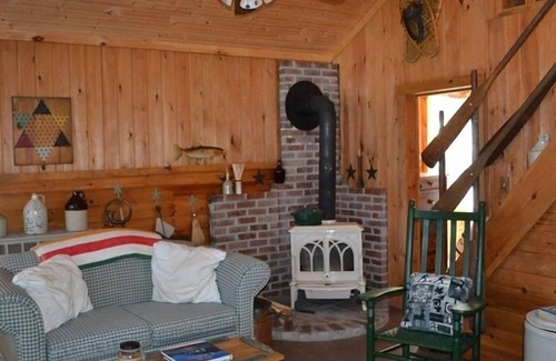 Norway Cottage | Maine Lake Home Sleeps 6+ Norway Lake Pennesseewassee Lake House WIFI