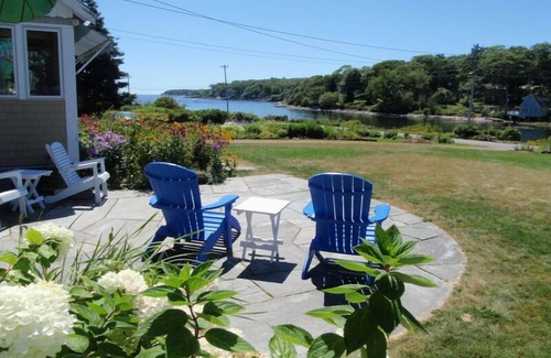 Chamberlain Cottage | Maine Seaside Cottage in Long Cove Point, Pemaquid Peninsula, Midcoast Maine