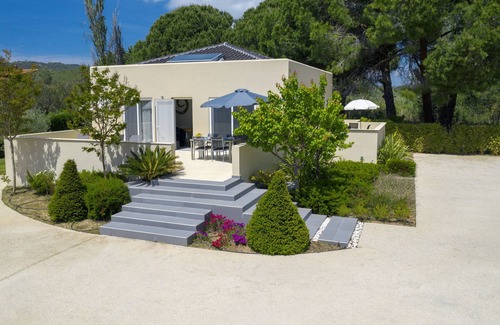 Vourvourou Villa | Mainland retreat few meters from the beach