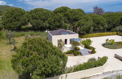 Vourvourou Villa | Mainland retreat few meters from the beach