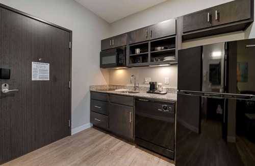 Mount Auburn Hotel | MainStay Suites Cincinnati University - Uptown