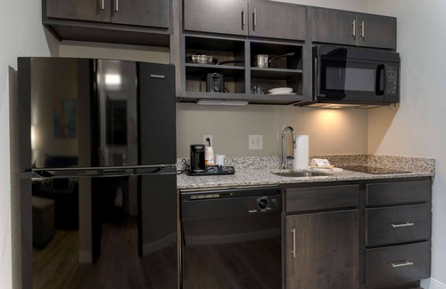 Mount Auburn Hotel | MainStay Suites Cincinnati University - Uptown