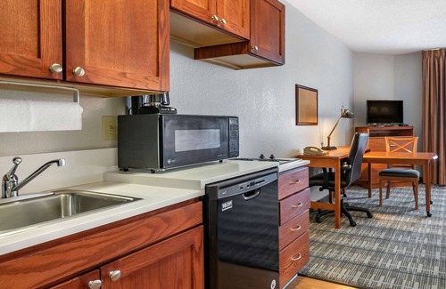 Emporia Hotel | MainStay Suites Emporia