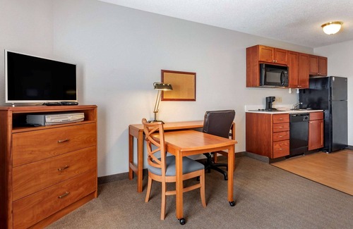 Emporia Hotel | MainStay Suites Emporia