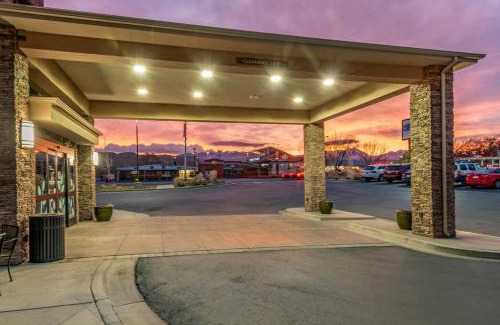Moab Hotel | MainStay Suites Moab near Arches National Park