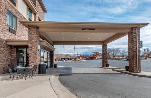 Moab Hotel | MainStay Suites Moab near Arches National Park