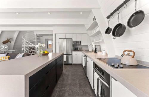 Downtown Park City Ski Chalet | Mainstreet Masterpiece - Stunning Views