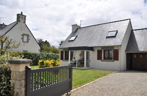 Pleumeur-Bodou Villa | Maison à 250m de la belle plage de Pors Gelen et de l'école de voile - Réf 293