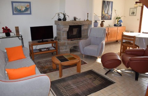 Pleumeur-Bodou Villa | Maison à 250m de la belle plage de Pors Gelen et de l'école de voile - Réf 293