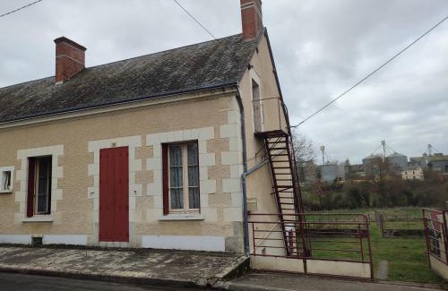 Lucay-le-Male House | Maison à 3 chambres, rustique, fraîche, entretenue, 15' zoo beauval commerces pharmacie route médiane