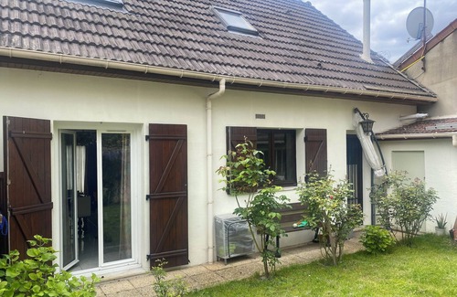 L'Hay-les-Roses House | Maison à Louer. 3 Chambres, Jardin, Barbecue 5mn des Ligne 14 et 7 d Métro
