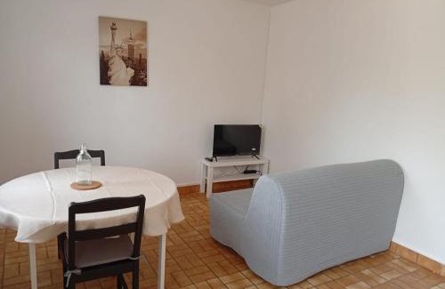 La Celle-sous-Gouzon Apartment | Maison 1- entre ville et verdure