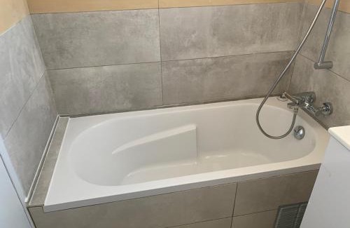 Pierrelaye House | Maison 2 chambre, salon, 5 couchage 57 rue du drain 95480 Pierrelaye