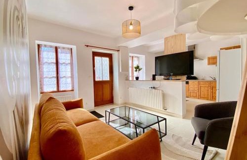 Auxerre Apartment | Maison 2 chambres, village calme - Village Vaux 3 minutes Auxerre