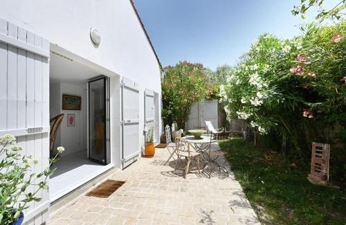 Les Portes-en-Re House | Maison 3 pièces avec jardin clos, cheminée et parking, à deux pas du centre des Portes-en-Ré - FR-1-434-105
