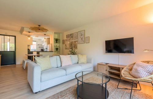 Wasquehal House | Maison 4 chambres avec jardin & garage proche tram