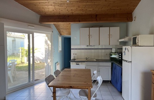Le Chateau-d'Oleron House | Maison 4 Personnes - Petite Résidence Avec Piscine