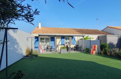LʼAiguillon-sur-Mer House | "Maison 5 personnes près du Port et du centre, proche plage, jardin et terrasse, L'Aiguillon-sur-Mer" - FR-1-476-84