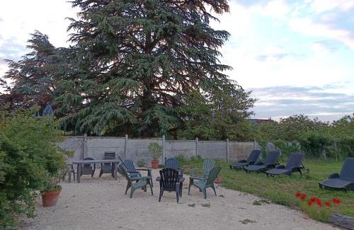 Nouan-sur-Loire House | Maison 6 couchages avec jardin au coeur des châteaux de la Loire