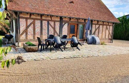 Salbris House | Maison accueillante à Salbris avec jardin clos et terrasse.