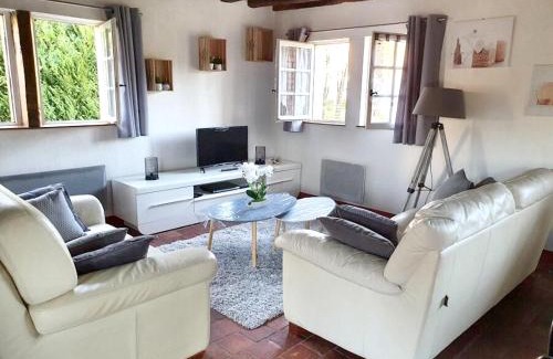 Salbris House | Maison accueillante à Salbris avec jardin clos et terrasse.