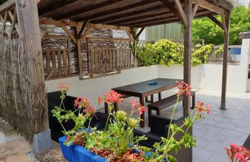 Meursac House | Maison accueillante avec piscine à Meursac + Spa