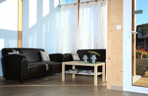Neyron House | Maison Addama