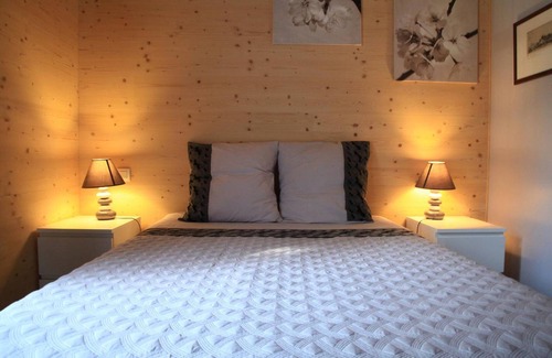Neyron House | Maison Addama