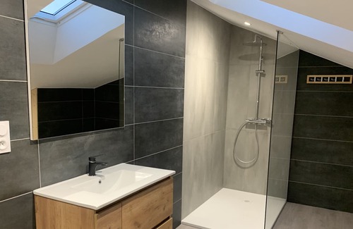 Travexin House | Maison Agréable, Calme Proche Tous Commerces