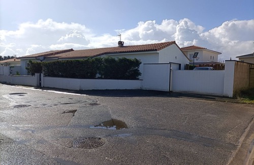 Le Taillan-Medoc House | Maison agréable de plein pied piscine calme petit village aux portes du médoc