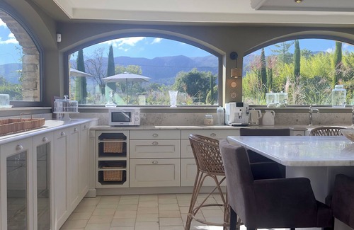 Oppede House | Maison Astrée - Luxury Provençal Villa, Heated Pool, Stunning Luberon Views