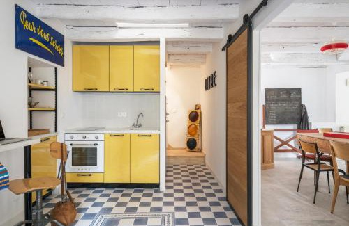 Trentemoult House | Maison atypique au sein du joli village de Trentemoult